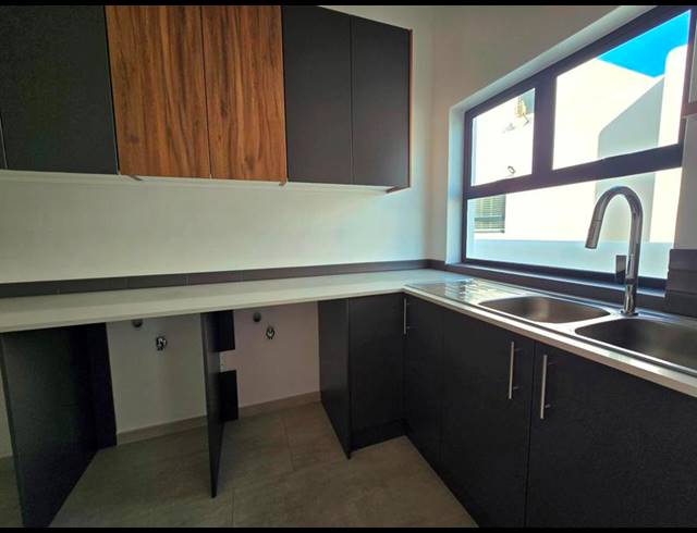 3 BEDROOM HOUSE FOR SALE IN BRITANNIA BAY